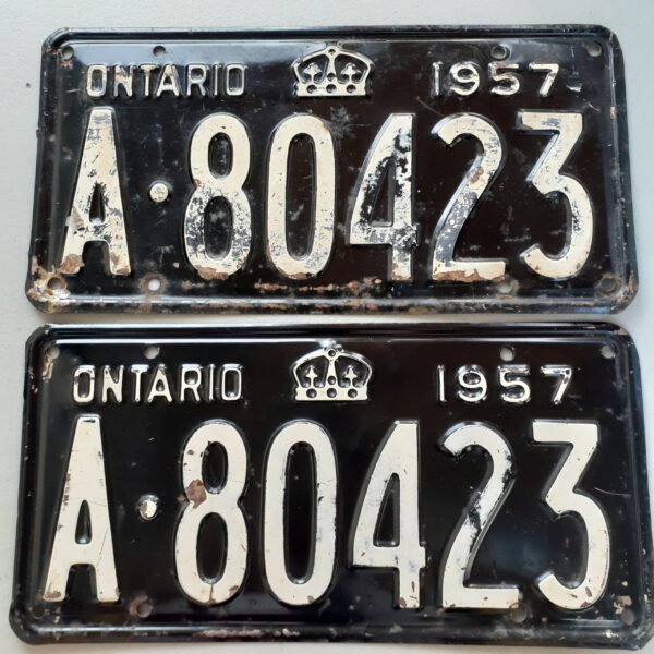 Ontario 1957 Black with white front