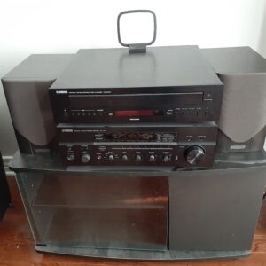 2.1 Yamaha Stereo system with 2 speakers